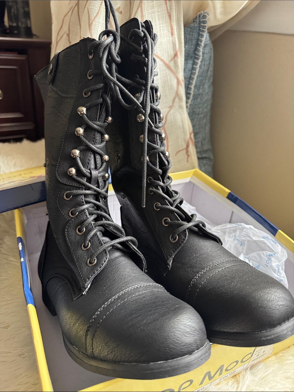 NEW TOP Moda Black Lace-Up Ankle Boots